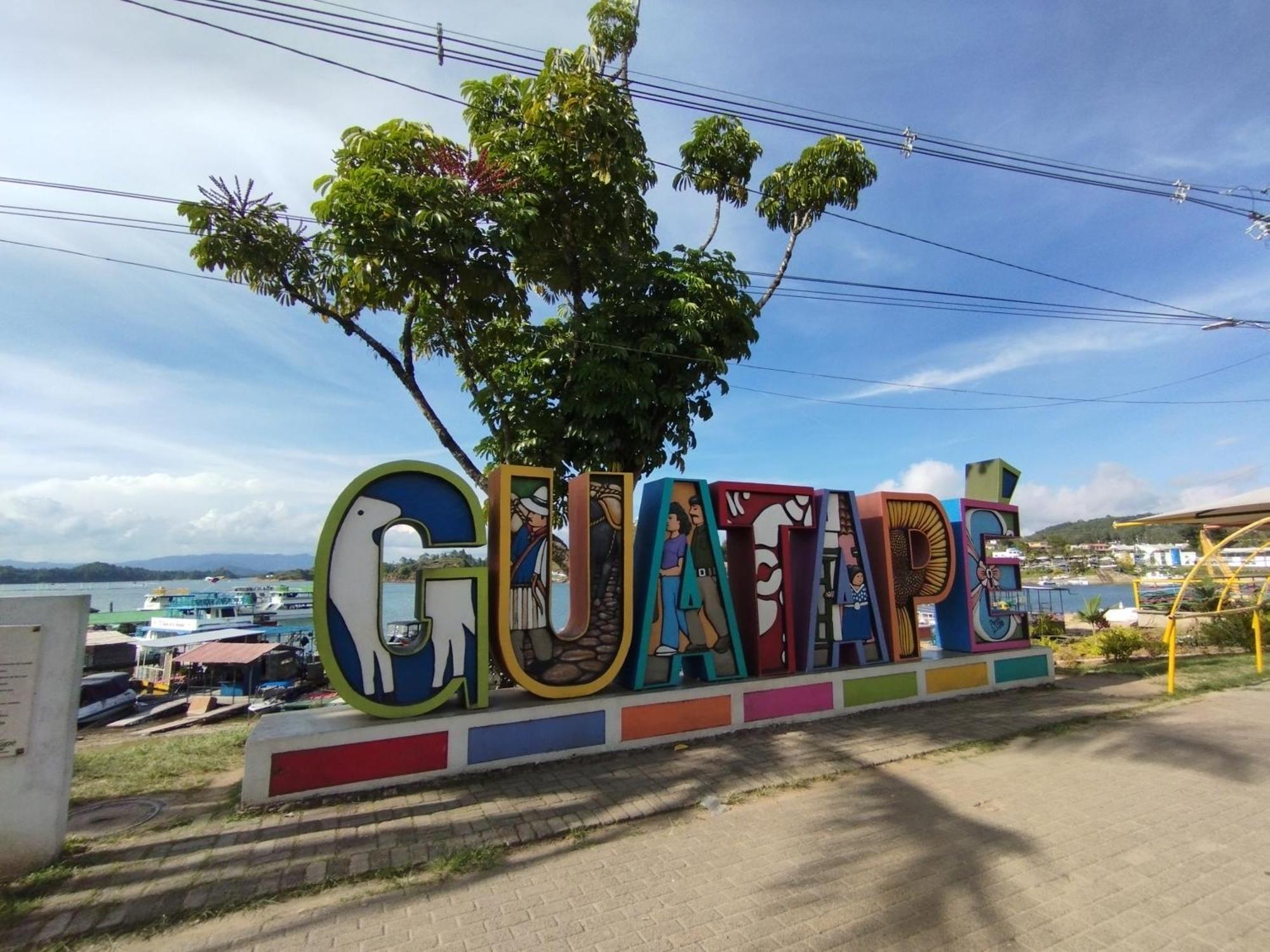 Aptos Plaza Principal, Con Y Sin Vista Al Embalse, Frente Autobus, A 8 Minutos De La Piedra Del Penol, Todo Cerca!!! Guatape Luaran gambar